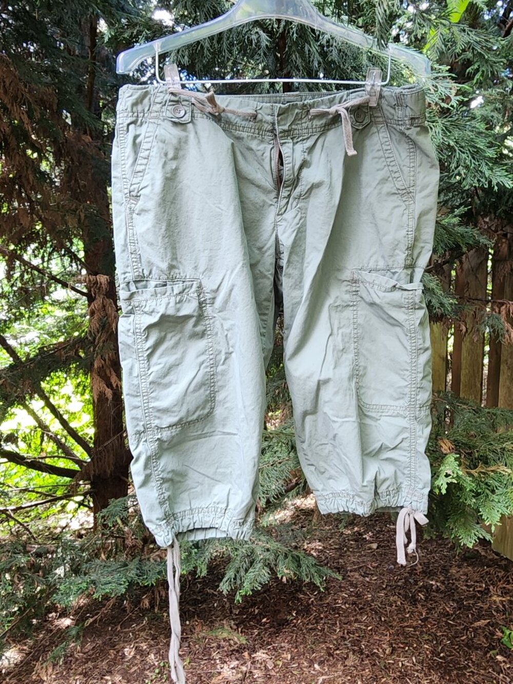 GUC Womens Calvin Klein size 12 cropped moss green pants